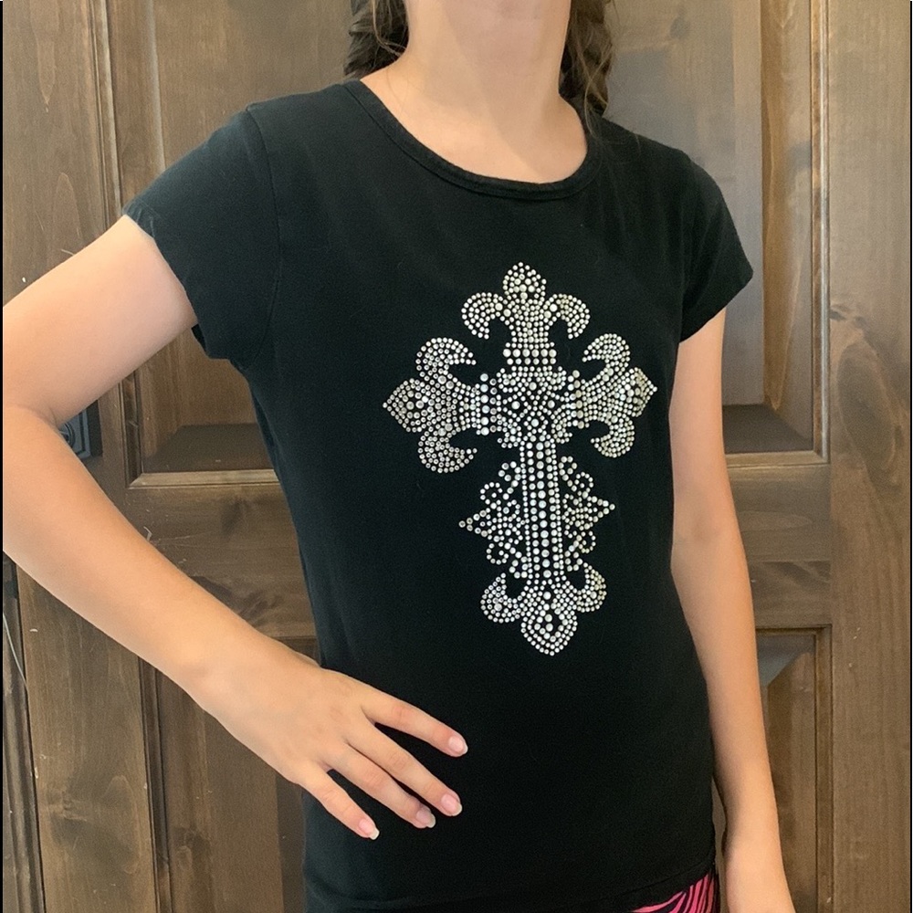 A cute black top in the brand fornia